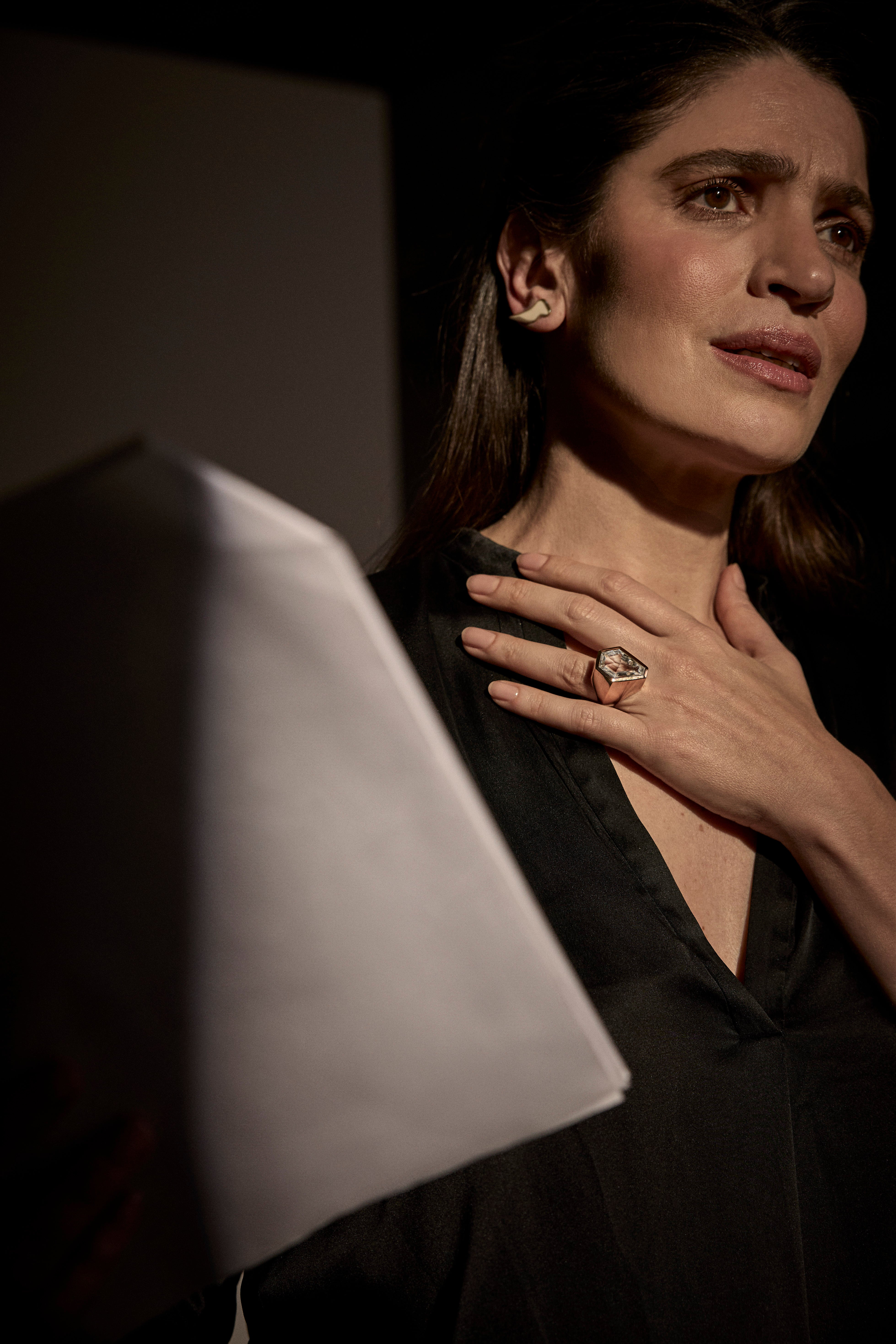 Alis Propriis Isis Ring